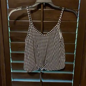 Cropped and tied tank top